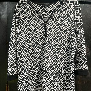 Notations  Black and White Geometric Top NWOT